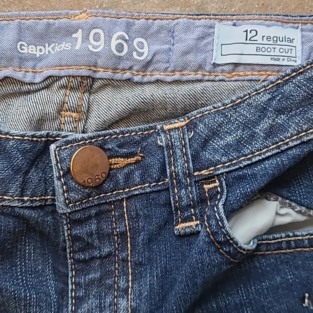 Gap Kids Girls 12 regular boot cut denim blue jeans embroidered sequin snowflake